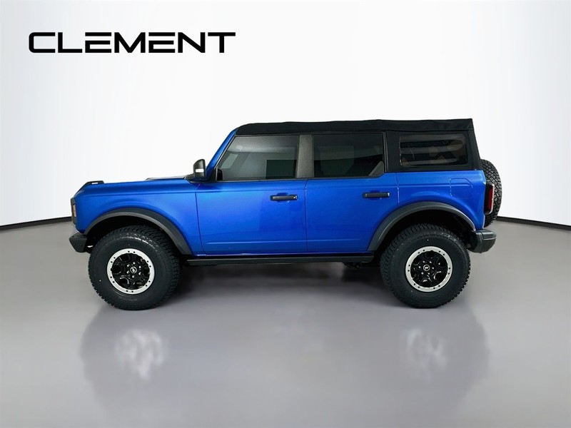 Ford Bronco Vehicle Full-screen Gallery Image 6