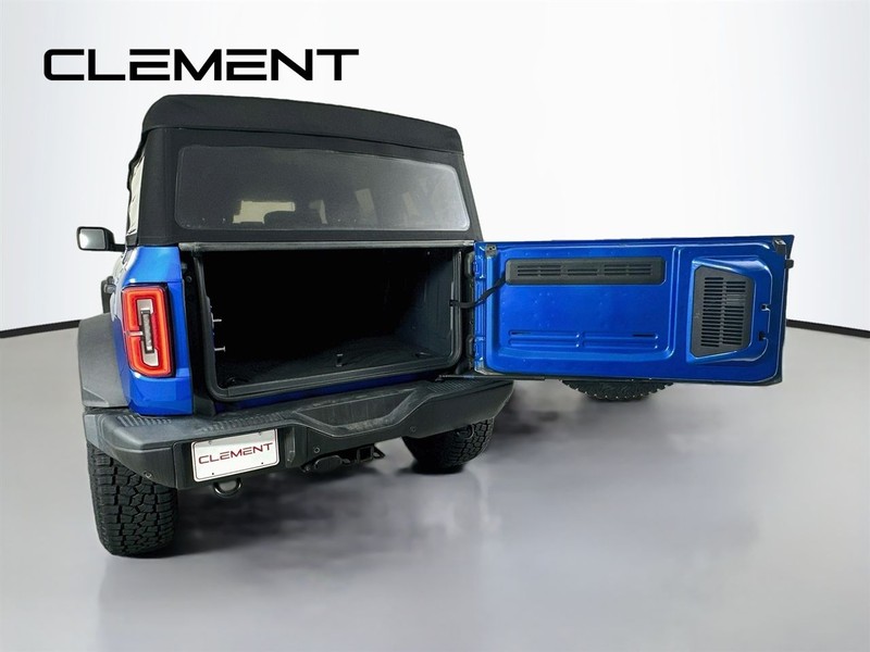 Ford Bronco Vehicle Full-screen Gallery Image 11