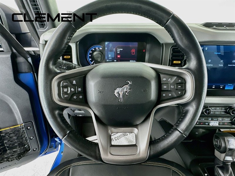 Ford Bronco Vehicle Full-screen Gallery Image 15