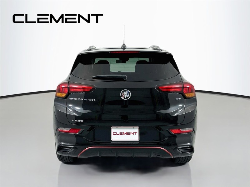 Buick Encore GX Vehicle Full-screen Gallery Image 8