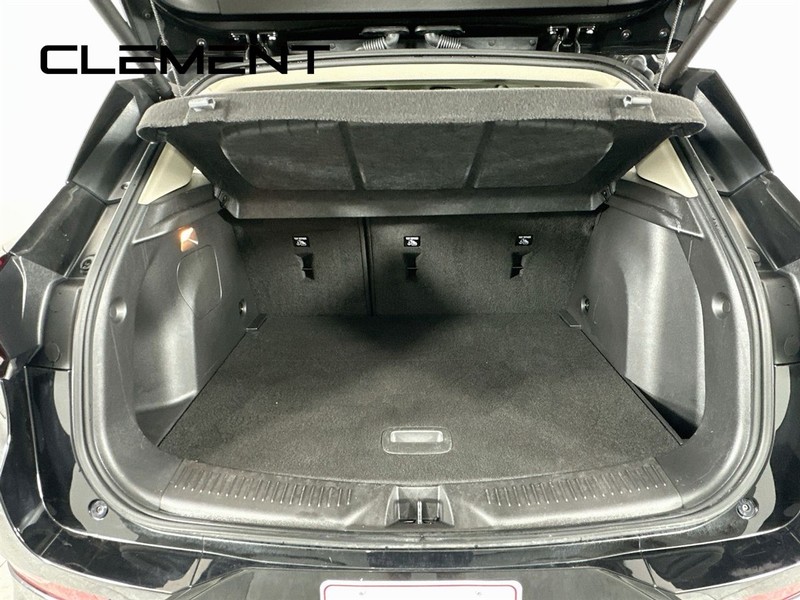 Buick Encore GX Vehicle Full-screen Gallery Image 11