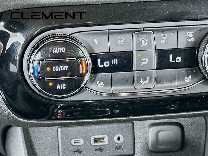 Buick Encore GX Vehicle Full-screen Gallery Image 23