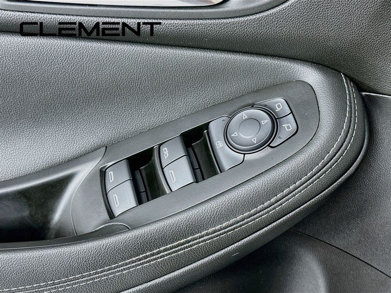 Buick Encore GX Vehicle Full-screen Gallery Image 26