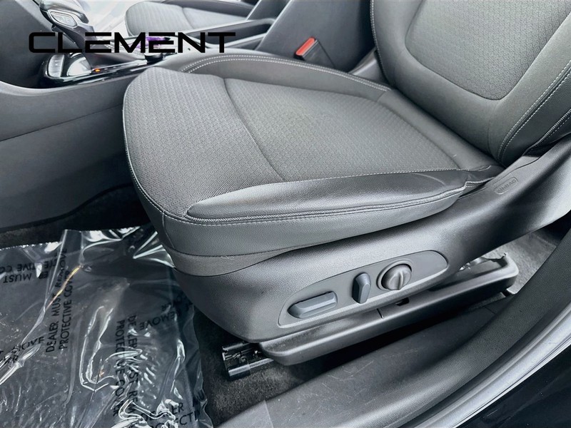Buick Encore GX Vehicle Full-screen Gallery Image 28