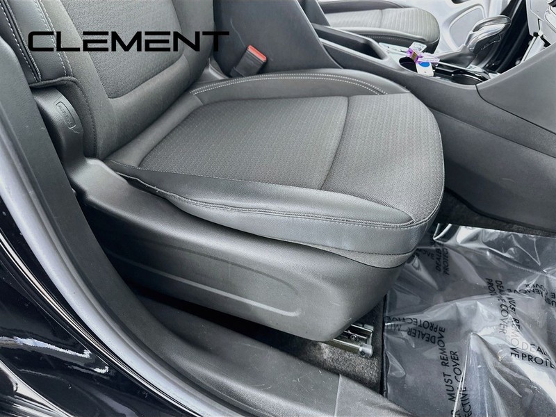 Buick Encore GX Vehicle Full-screen Gallery Image 32