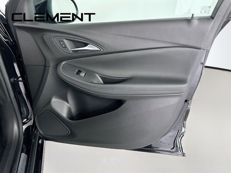 Buick Encore GX Vehicle Full-screen Gallery Image 34