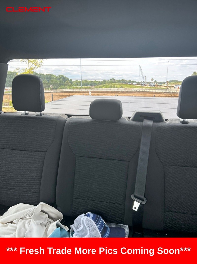 Ford F-150 Vehicle Full-screen Gallery Image 4