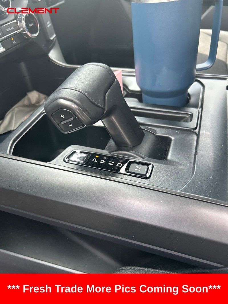 Ford F-150 Vehicle Full-screen Gallery Image 7