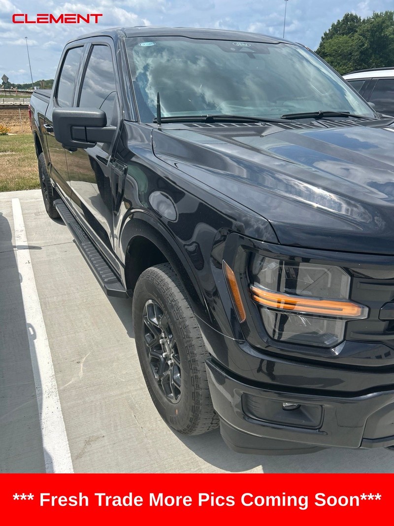 Ford F-150 Vehicle Full-screen Gallery Image 9