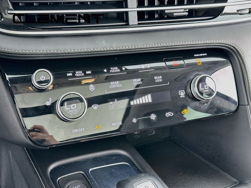 INFINITI QX60 Vehicle Image 22