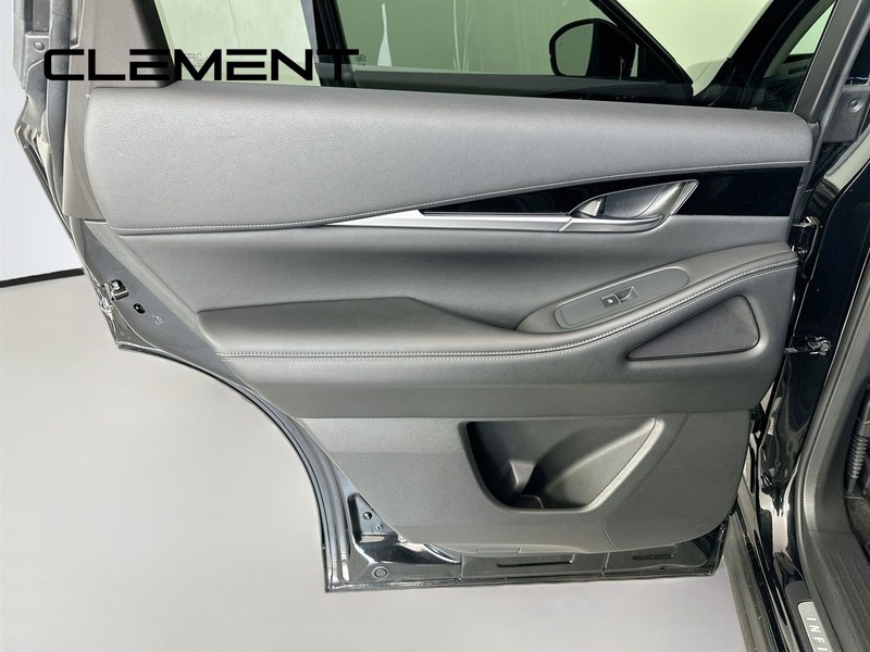 INFINITI QX60 Vehicle Image 31