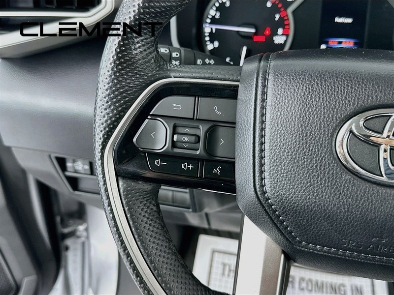 Toyota Tundra 4WD Vehicle Image 16