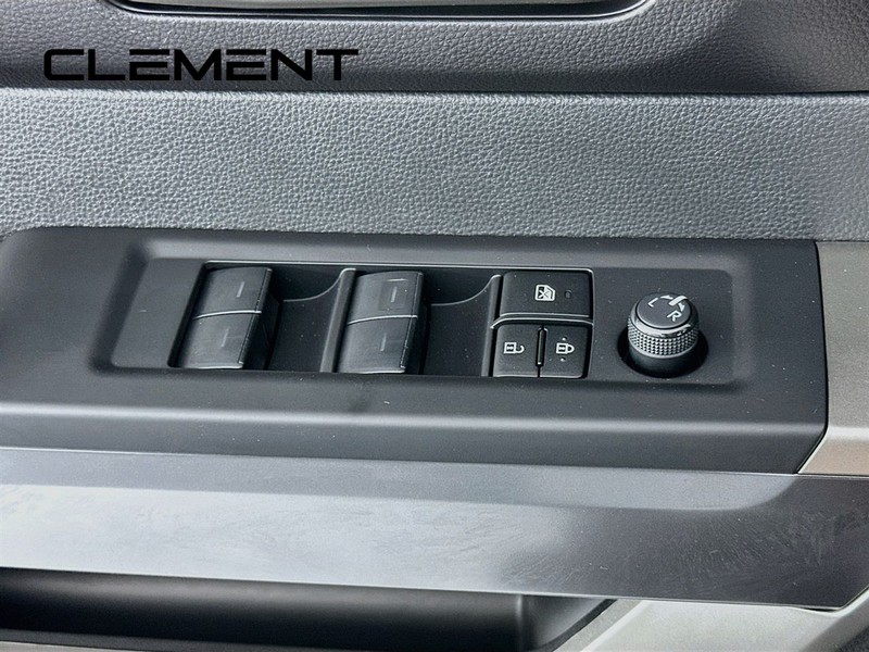Toyota Tundra 4WD Vehicle Image 26