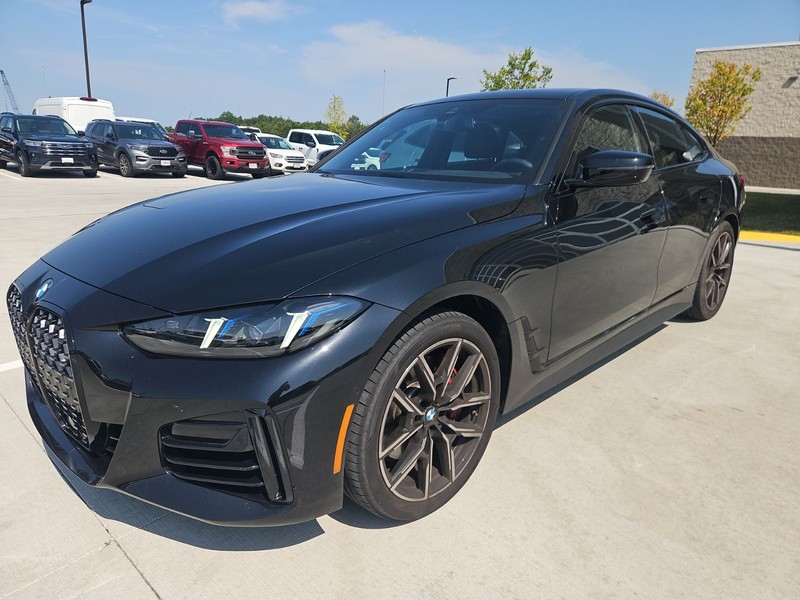 BMW 4 Series Vehicle Image 02