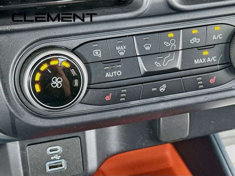 Ford Maverick Vehicle Full-screen Gallery Image 23