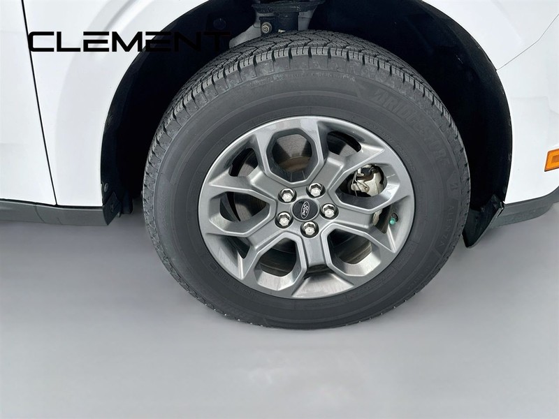 Ford Maverick Vehicle Full-screen Gallery Image 35