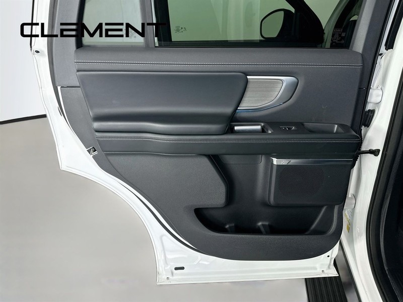 Ford Expedition Vehicle Image 32