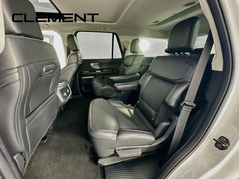 Ford Expedition Vehicle Image 33