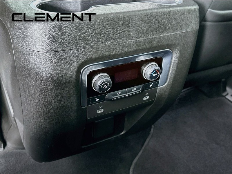 Chevrolet Tahoe Vehicle Image 35