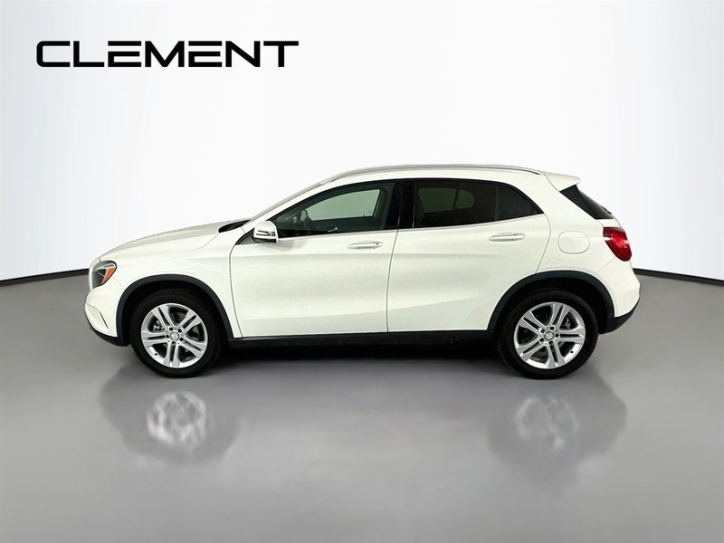 Mercedes-Benz GLA Vehicle Image 06