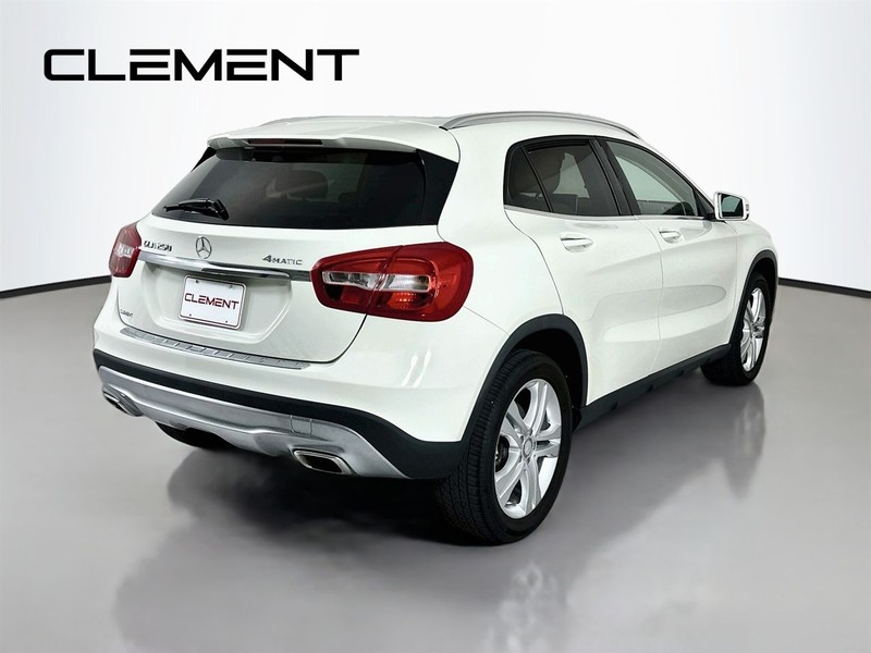 Mercedes-Benz GLA Vehicle Image 07