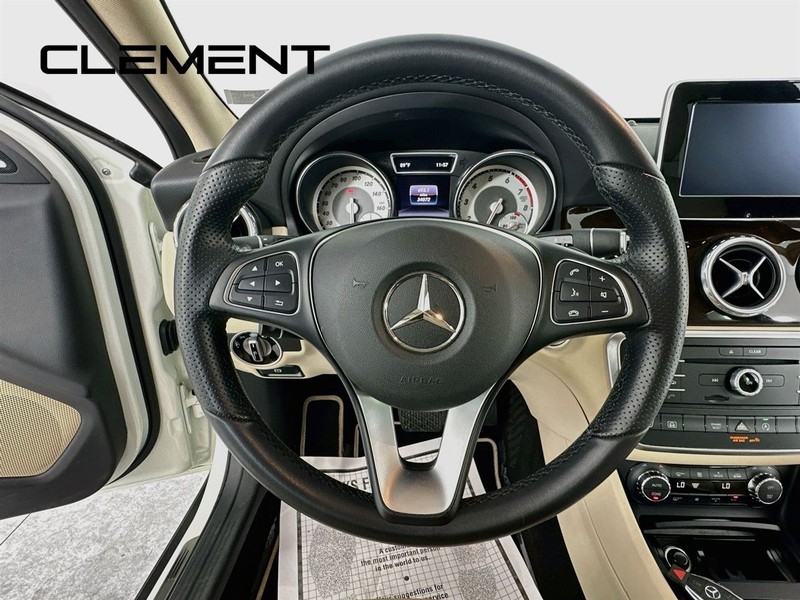 Mercedes-Benz GLA Vehicle Image 15