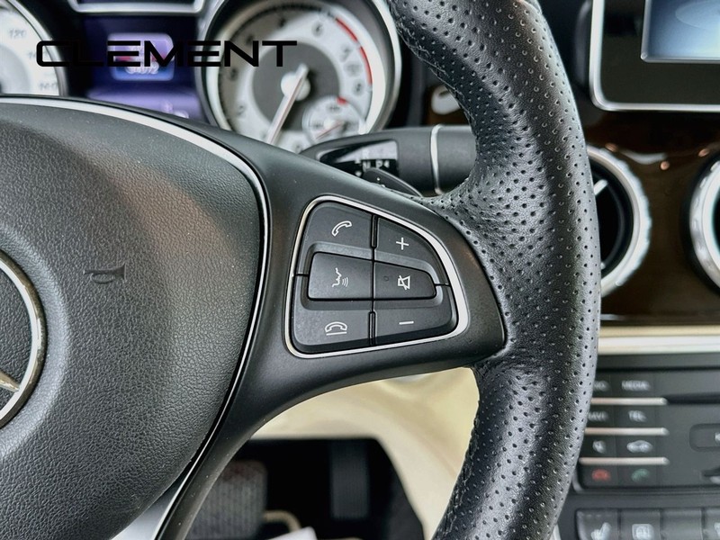 Mercedes-Benz GLA Vehicle Image 17