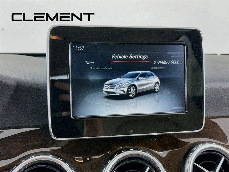 Mercedes-Benz GLA Vehicle Image 19