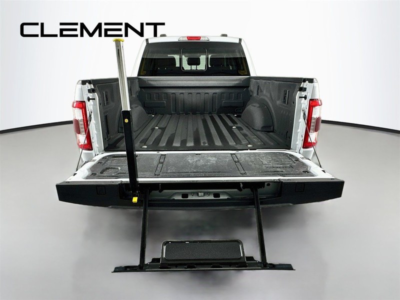 Ford F-150 Vehicle Full-screen Gallery Image 8