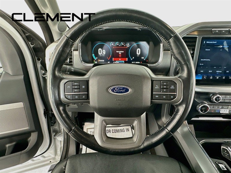 Ford F-150 Vehicle Full-screen Gallery Image 12