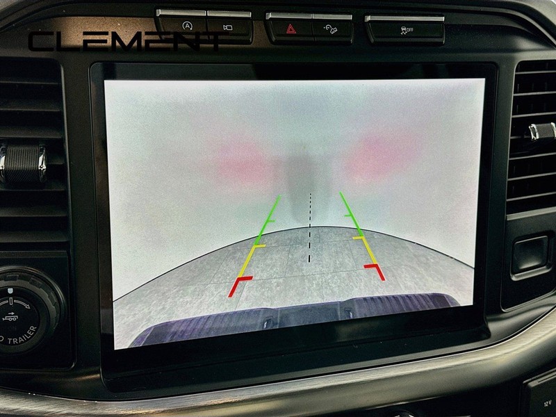Ford F-150 Vehicle Full-screen Gallery Image 18