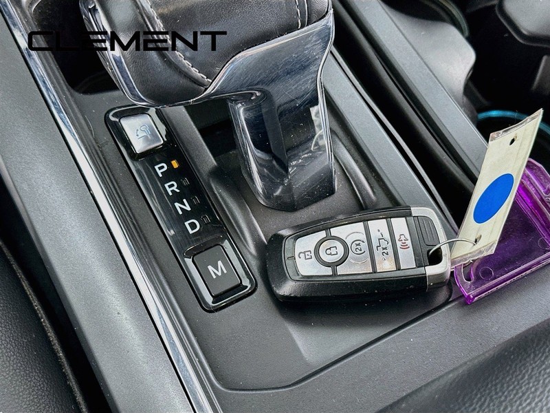 Ford F-150 Vehicle Full-screen Gallery Image 22