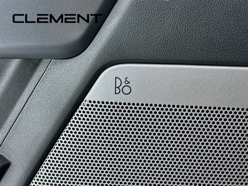 Ford F-150 Vehicle Full-screen Gallery Image 24