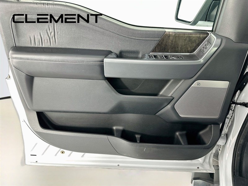 Ford F-150 Vehicle Full-screen Gallery Image 27