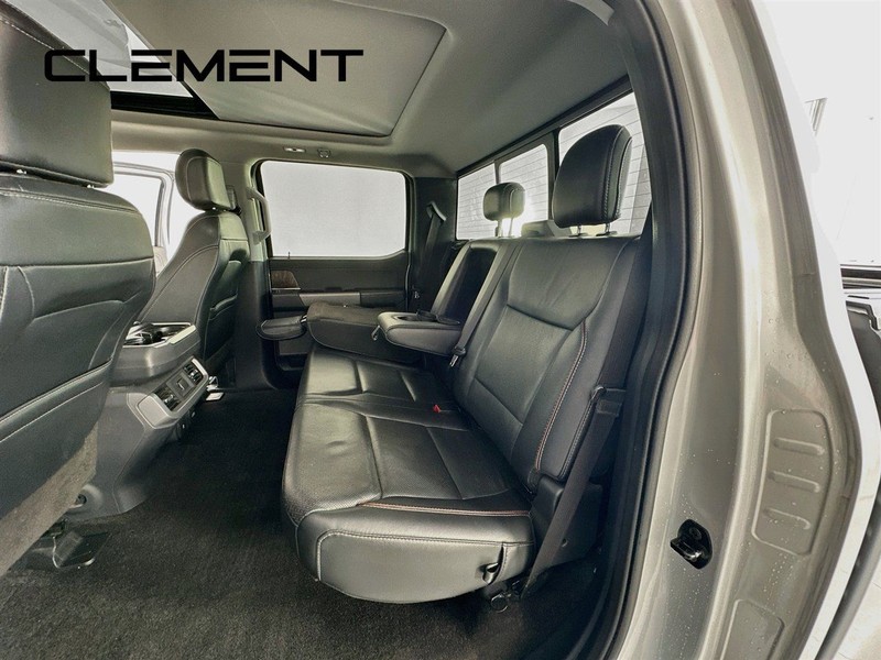 Ford F-150 Vehicle Full-screen Gallery Image 31
