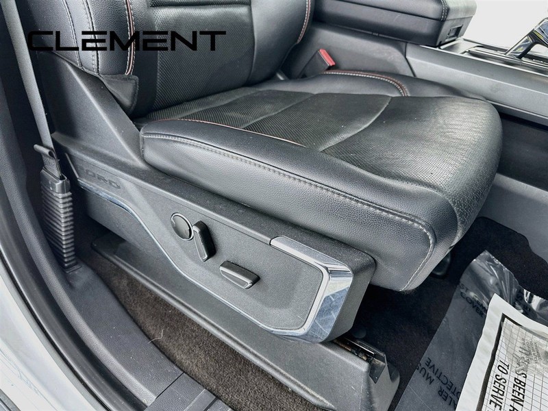 Ford F-150 Vehicle Full-screen Gallery Image 32
