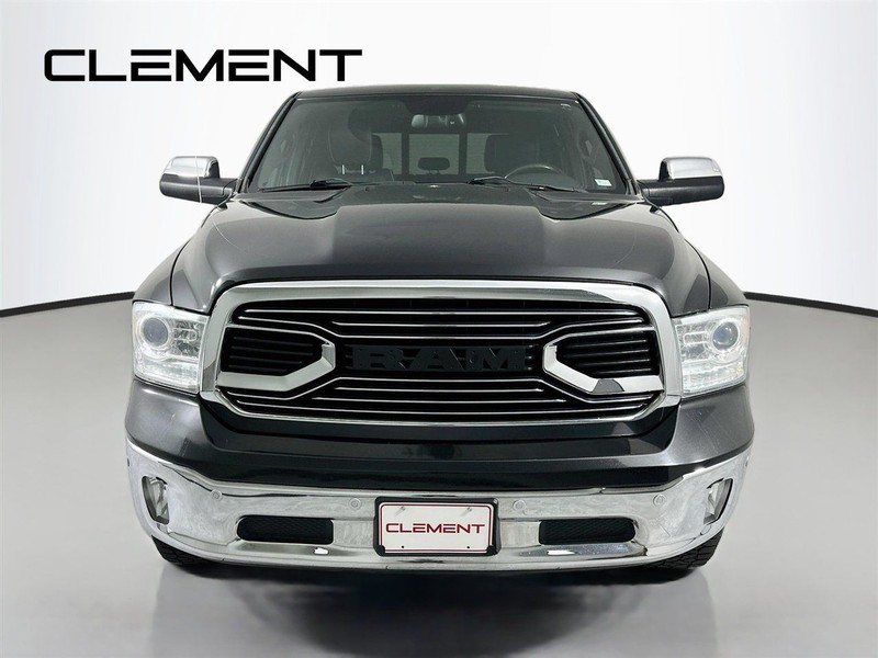 Ram 1500 Vehicle Full-screen Gallery Image 3