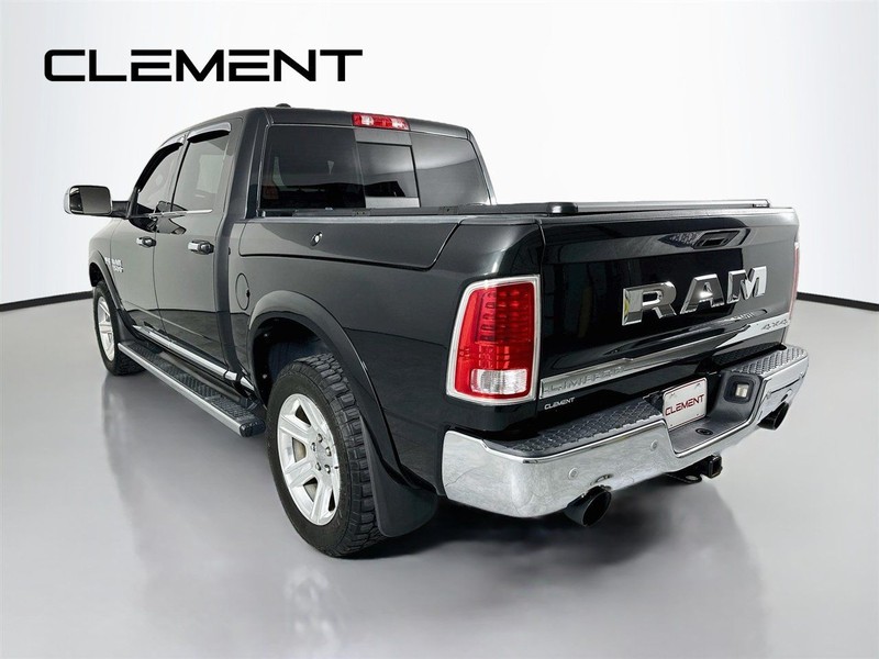 Ram 1500 Vehicle Full-screen Gallery Image 10