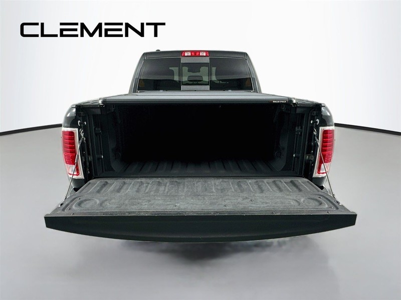 Ram 1500 Vehicle Full-screen Gallery Image 11