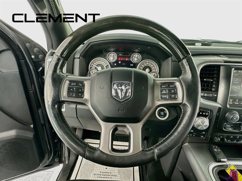 Ram 1500 Vehicle Full-screen Gallery Image 15