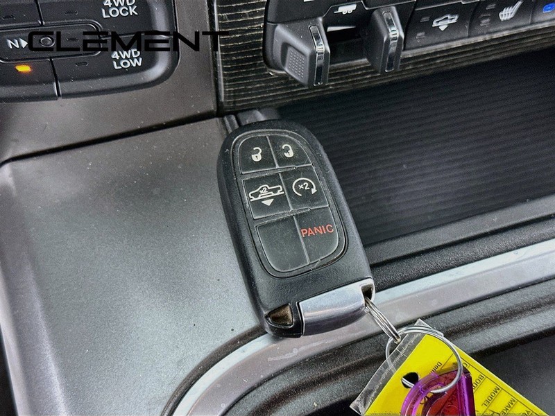 Ram 1500 Vehicle Full-screen Gallery Image 24