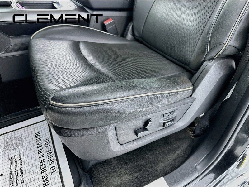 Ram 1500 Vehicle Full-screen Gallery Image 30