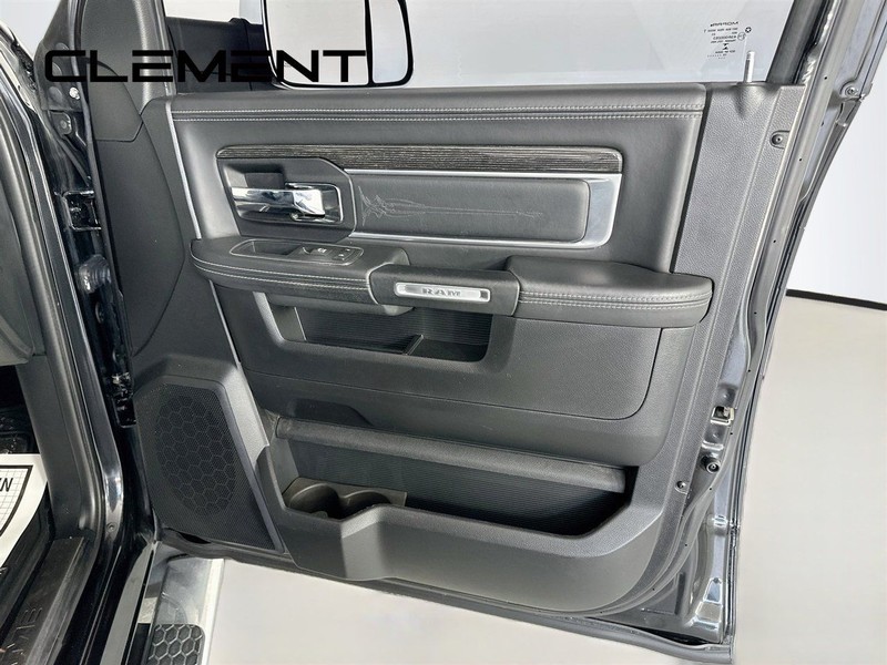 Ram 1500 Vehicle Full-screen Gallery Image 36