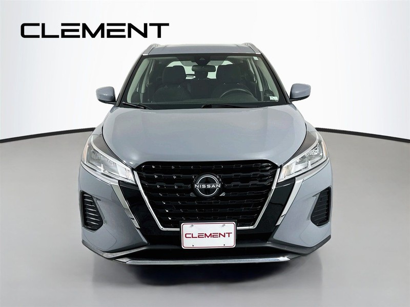 Nissan Kicks Vehicle Full-screen Gallery Image 3