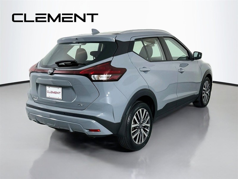 Nissan Kicks Vehicle Full-screen Gallery Image 7