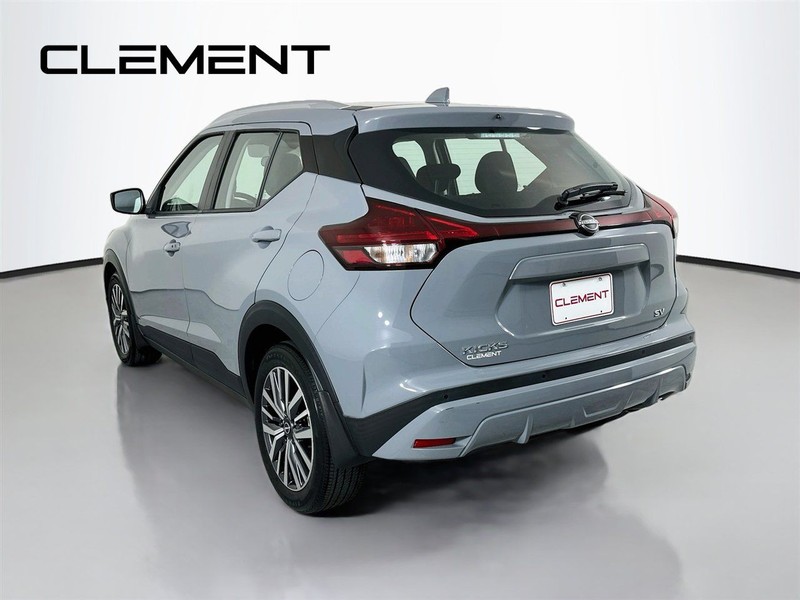 Nissan Kicks Vehicle Full-screen Gallery Image 10