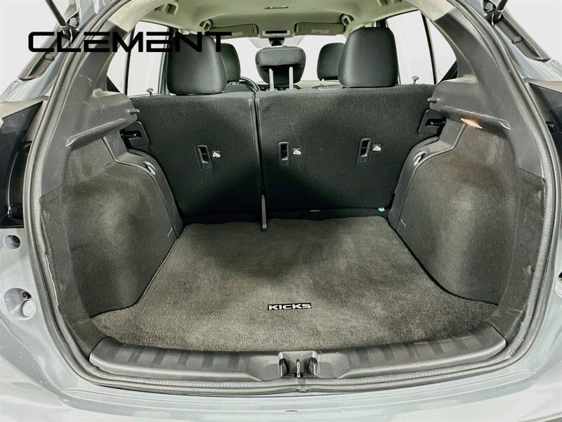 Nissan Kicks Vehicle Full-screen Gallery Image 11