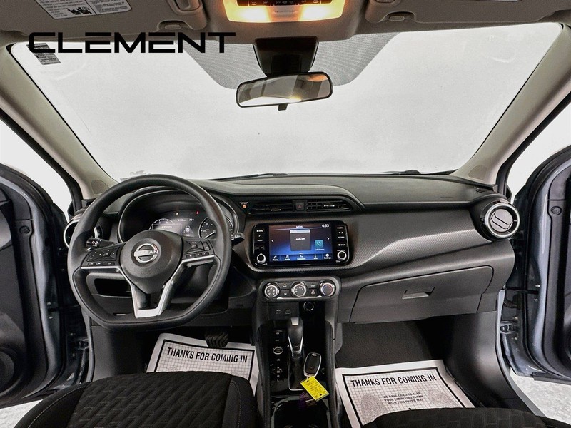 Nissan Kicks Vehicle Full-screen Gallery Image 12