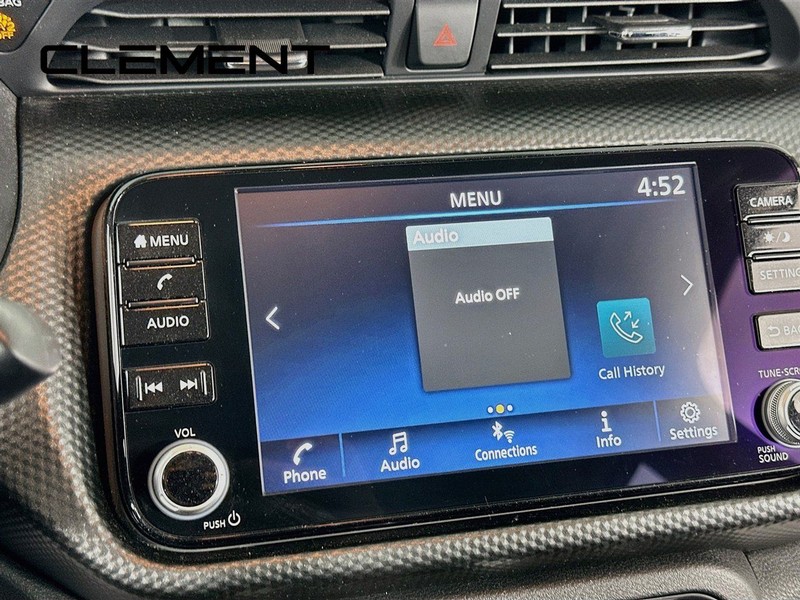 Nissan Kicks Vehicle Full-screen Gallery Image 19