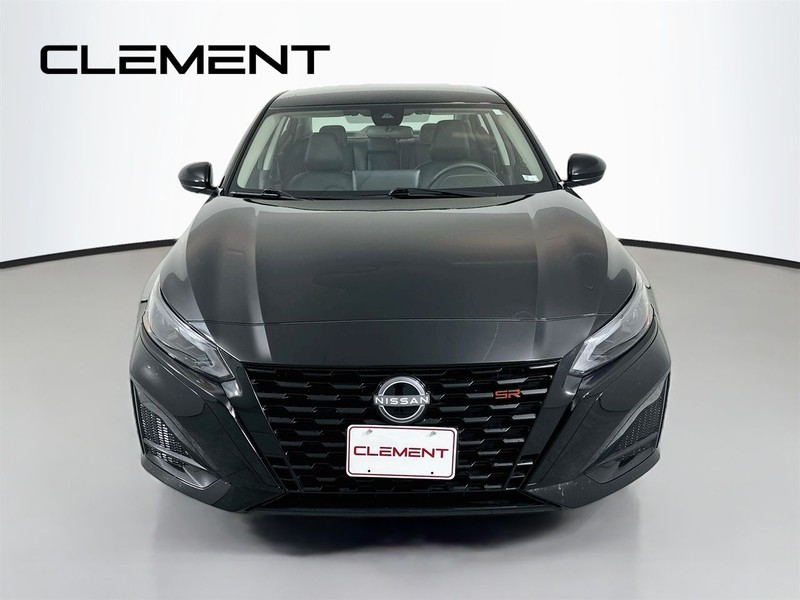Nissan Altima Vehicle Image 03